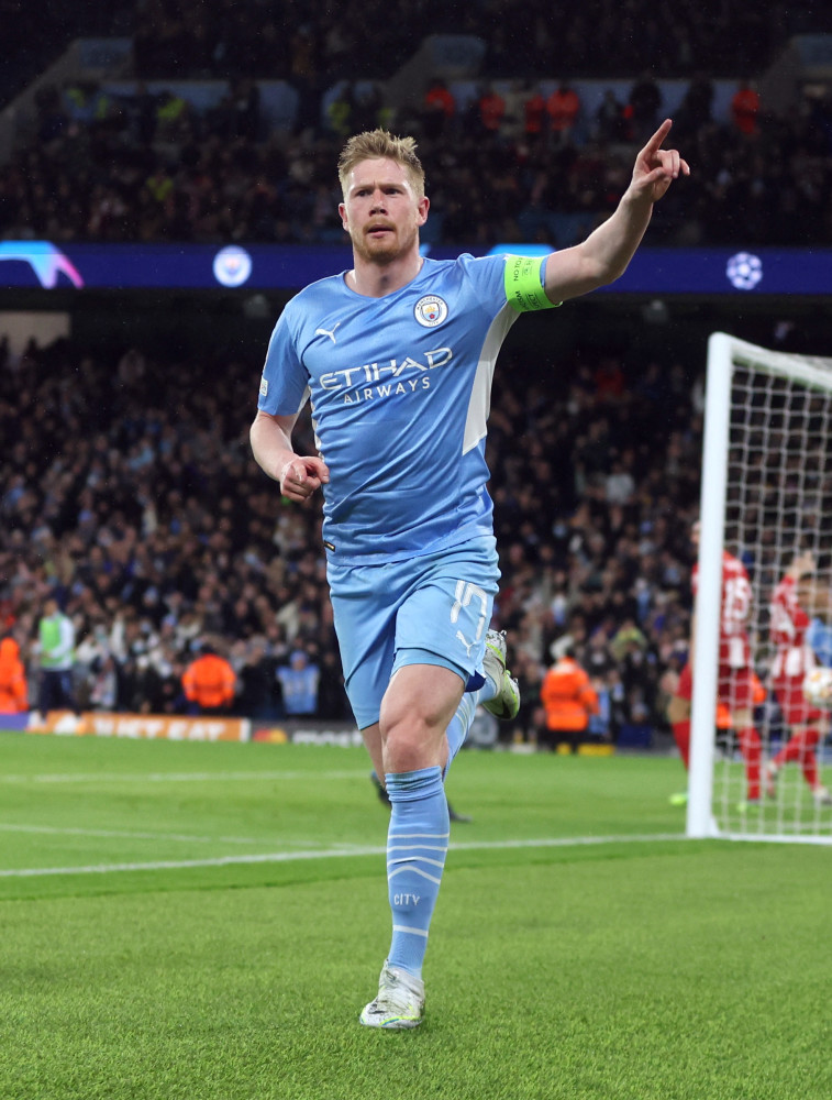 世体：巴萨引援名单已有多名后卫，奥塔门迪与德弗莱等人在列（世体：巴萨后防引援人选众多，奥塔门迪与德弗莱等在列）