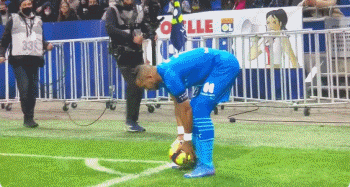 上届意甲冠亚军输球！朱婷10分无缘决赛，边攻低迷科内新赛季首败（上季意甲冠亚军齐翻船！朱婷10分无缘决赛，边攻乏力科内吞新季首败）