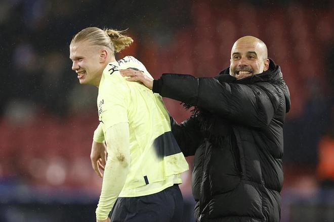 东体：特维斯在申花时训练都由自己决定，波耶特控制不了球队