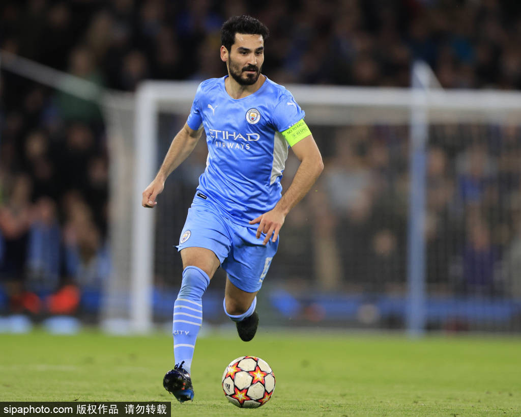 记者：徐彬可能外租葡萄牙，会考虑个人意愿；12月初回国集训