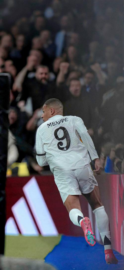 每体：巴萨有罗克20%转会分成，若5000万欧转会可获1000万欧