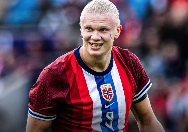 幸福！安东内拉晒与梅西合照：圣诞快乐（甜蜜！安东内拉晒与梅西同框，送上圣诞祝福）