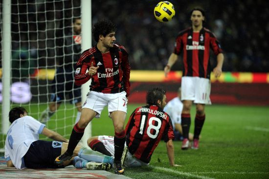 马竞2025年进112球，创西蒙尼执教球队14年来自然年进球数纪录（马竞2025年轰入112球，刷新西蒙尼执教14年来自然年进球纪录）