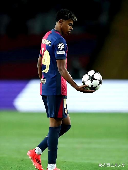 英媒：曼城将在冬窗卖掉萨维尼奥等三人，筹措资金追逐沃顿（英媒：曼城将于冬窗出售萨维尼奥等三将，为引进沃顿筹资）