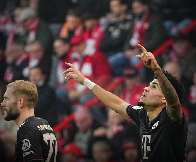 英媒：土耳其一名银行女经理诈骗球员3300万镑，被判入狱102年