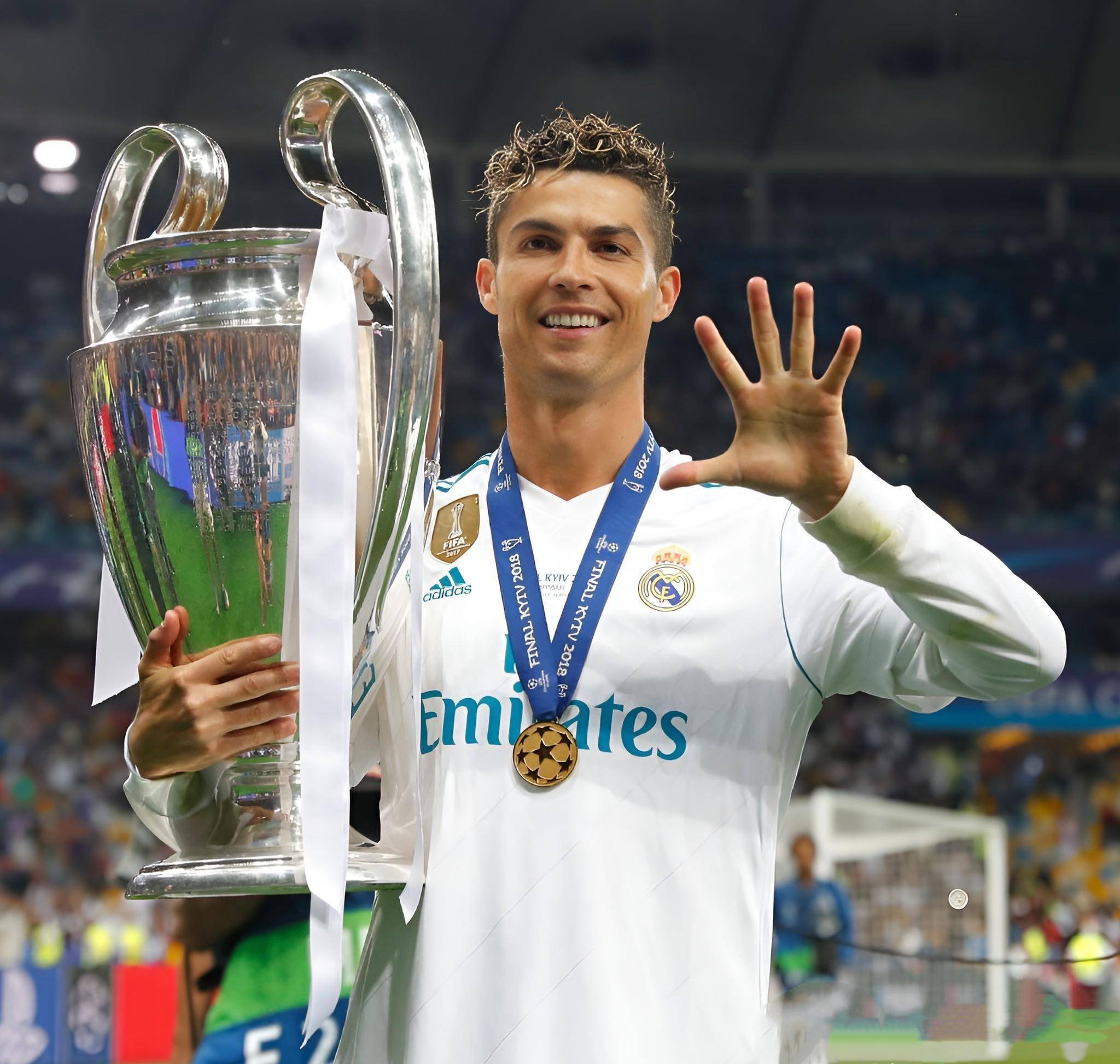 拜仁总监聊卡尔对比梅西：梅西是能想到的最夸张的比较对象！