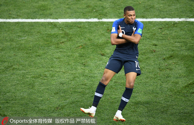 铜梁龙致谢蓉城：期待成渝两地共同推动西部足球事业蓬勃发展