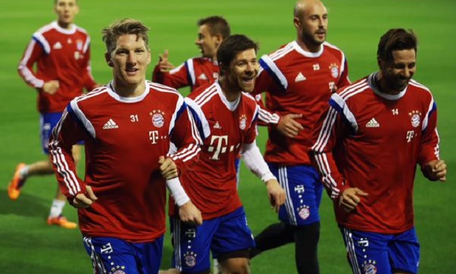 镜报：曼联100英镑开放球迷参观卡灵顿新基地，可进入更衣室