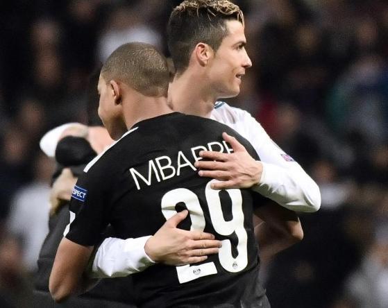 场面火爆，吉马良斯掐罗梅罗脖子逃过红牌