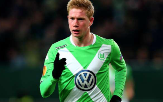 镜报：麦克托米奈上赛季意甲收官战亲签球衣成交价超2.4万欧（镜报：麦克托米奈上季意甲末轮亲签球衣拍卖价突破2.4万欧）