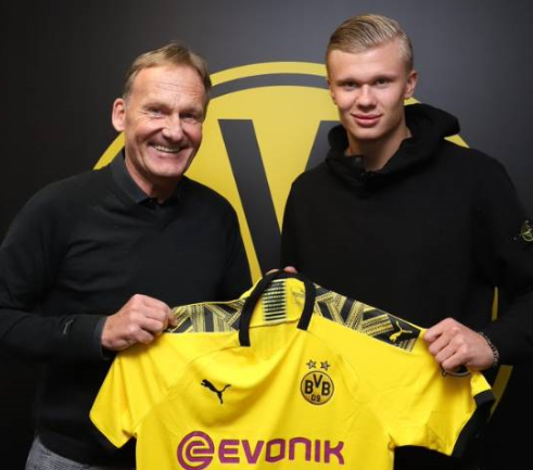 客战梅州建功，英博18岁小将杨铭锐斩获职业生涯首球