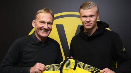 1-2折戟亚平宁！英超11.4亿豪门惨遭逆转跌出前8 各项赛事4场不胜