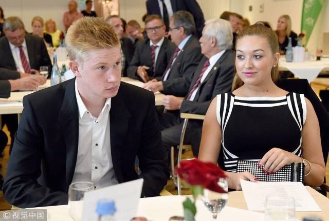 曼联近9场英超仅1负，4胜3平状态回升（曼联英超近9战仅1败：4胜3平，走势回暖）