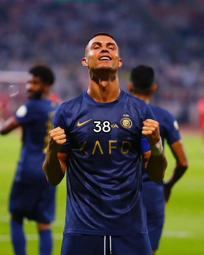 尤文薪金／出场时间比：热格罗瓦每分钟7812欧，伊尔迪兹垫底