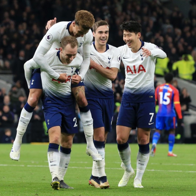 英超焦点战：利物浦主场迎战阿森纳,（英超重磅对决：利物浦坐镇安菲尔德迎战阿森纳）