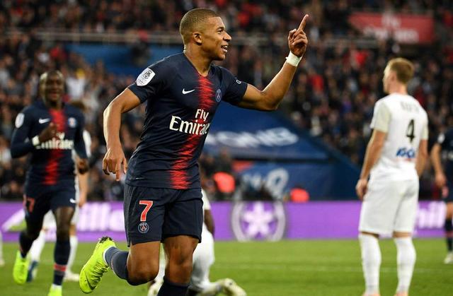 世体：薪水报价远不如利物浦和拜仁，巴萨基本退出格伊争夺战（世界体育报：薪资条件逊于利物浦和拜仁，巴萨基本放弃引进格伊）