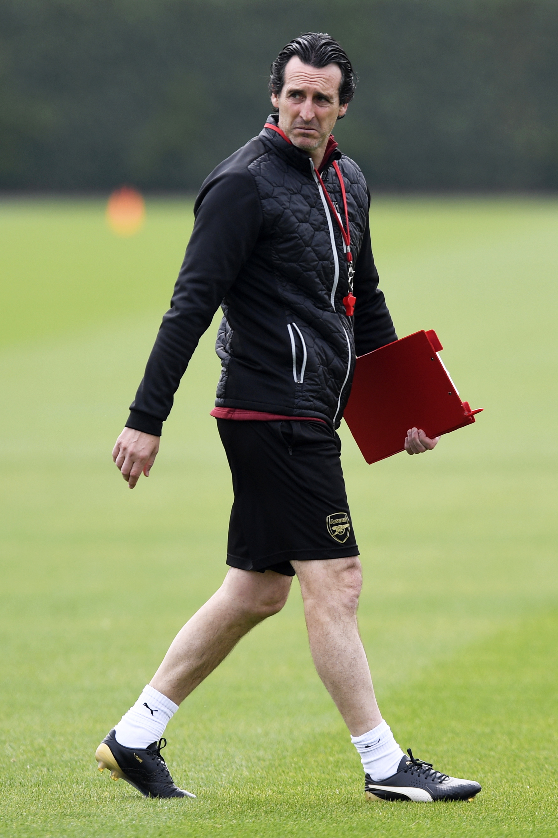 意甲战报：贝内德扎克点射、恩佐拉直红，比萨0-1帕尔马（意甲快讯：贝内德扎克点球建功、恩佐拉直红，比萨0-1帕尔马）