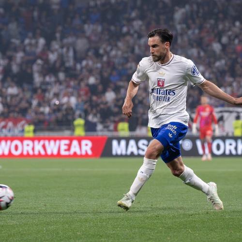 图片报：拜仁目前关注南美市场，考察了前锋拉扬和左后卫索萨